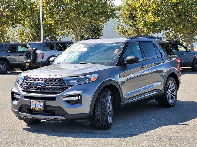 Certified 2021 Ford Explorer XLT w/ Equipment Group 202A RWD image 8