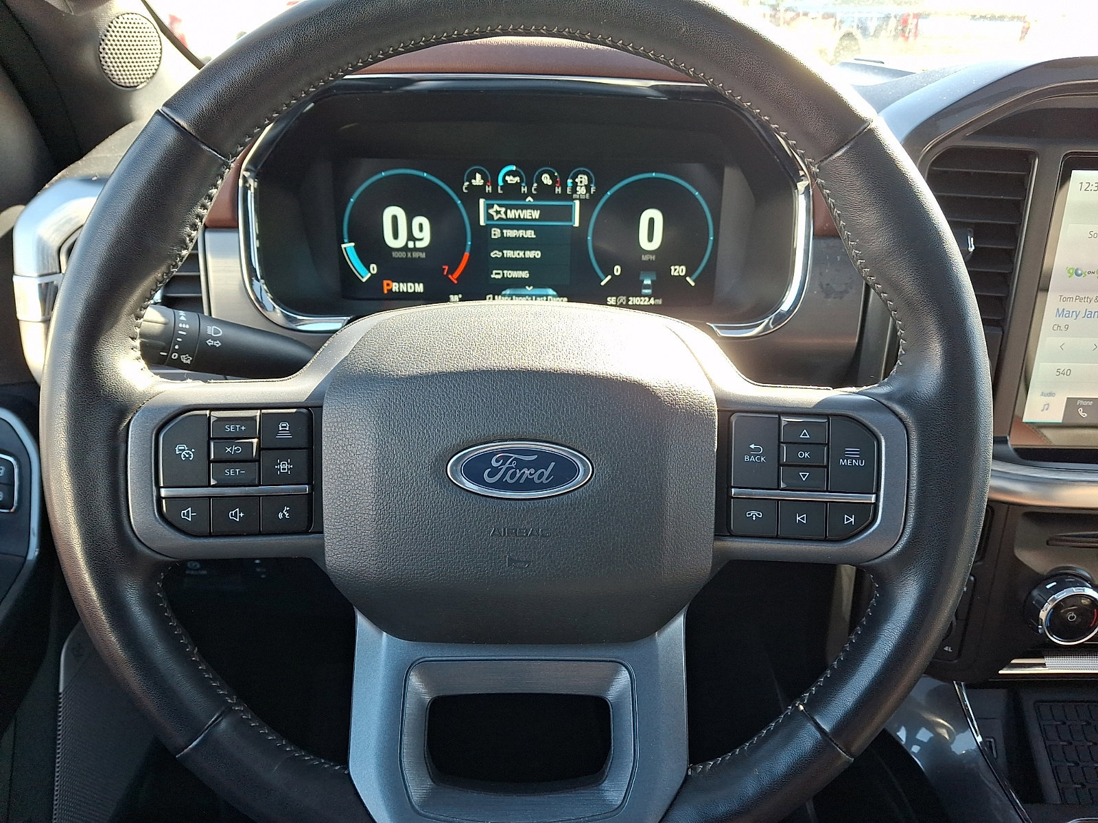 Certified 2023 Ford F150 Lariat w/ Equipment Group 502A High image 27