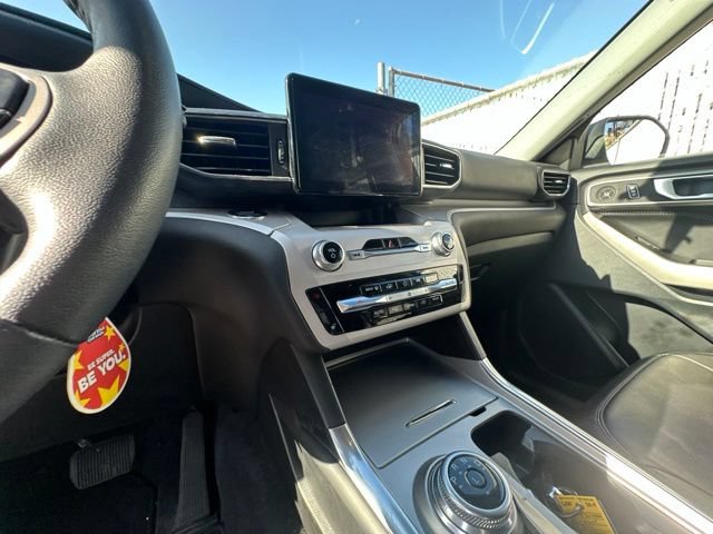 Certified 2023 Ford Explorer XLT w/ Equipment Group 202A RWD image 15