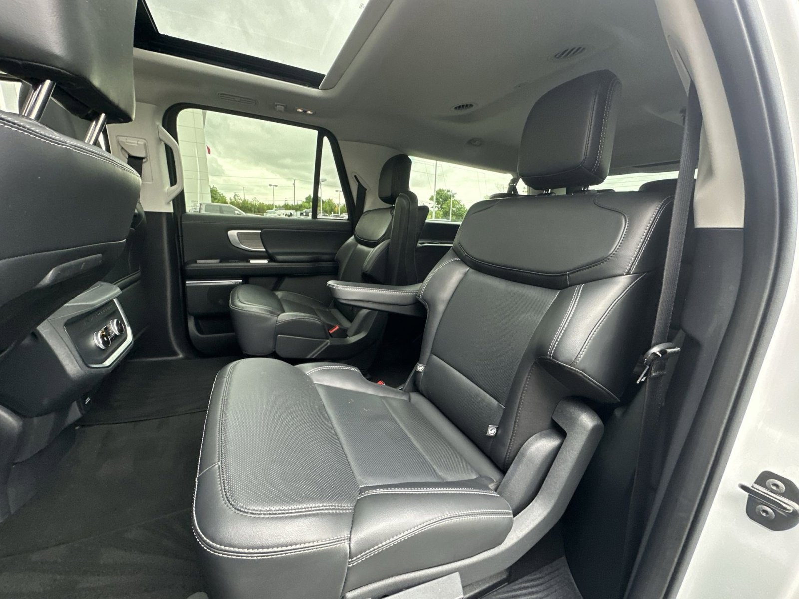 Certified 2025 Ford Expedition Max Platinum AWD/4WD image 33