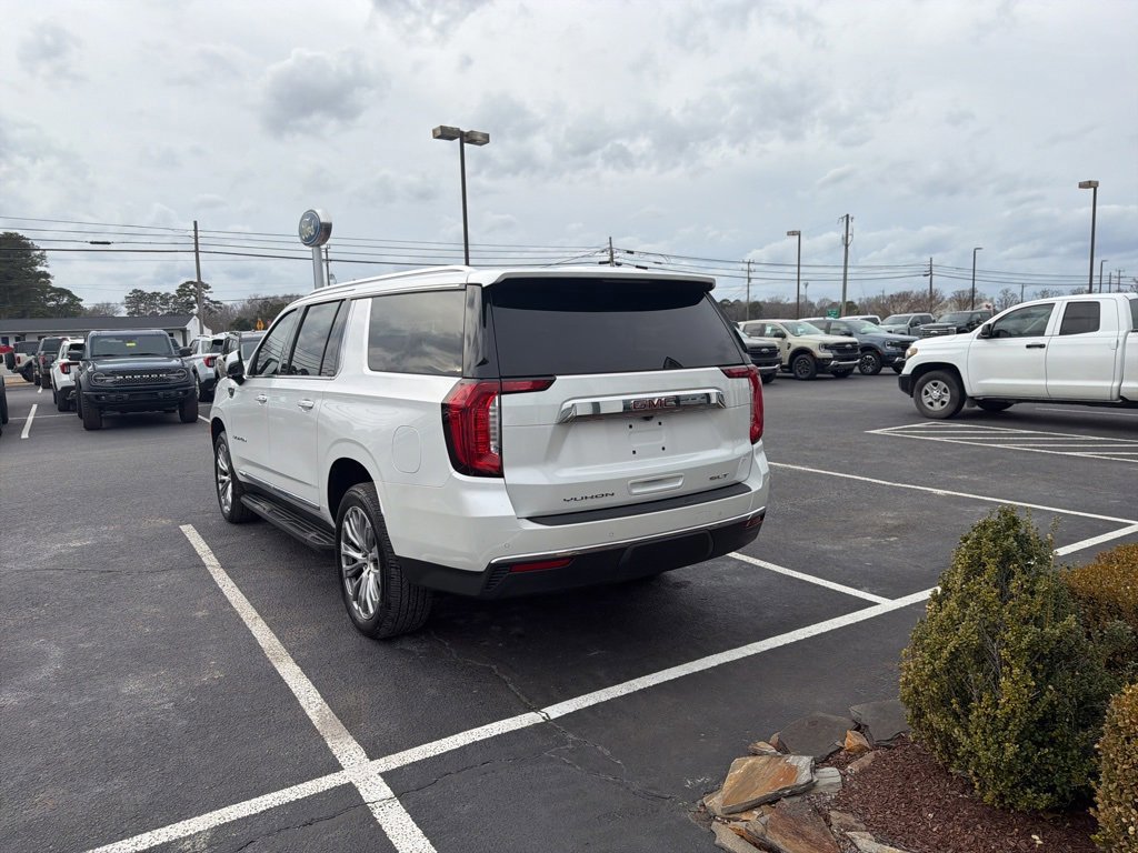 Used 2022 GMC Yukon XL SLT w/ SLT Premium Package image 4