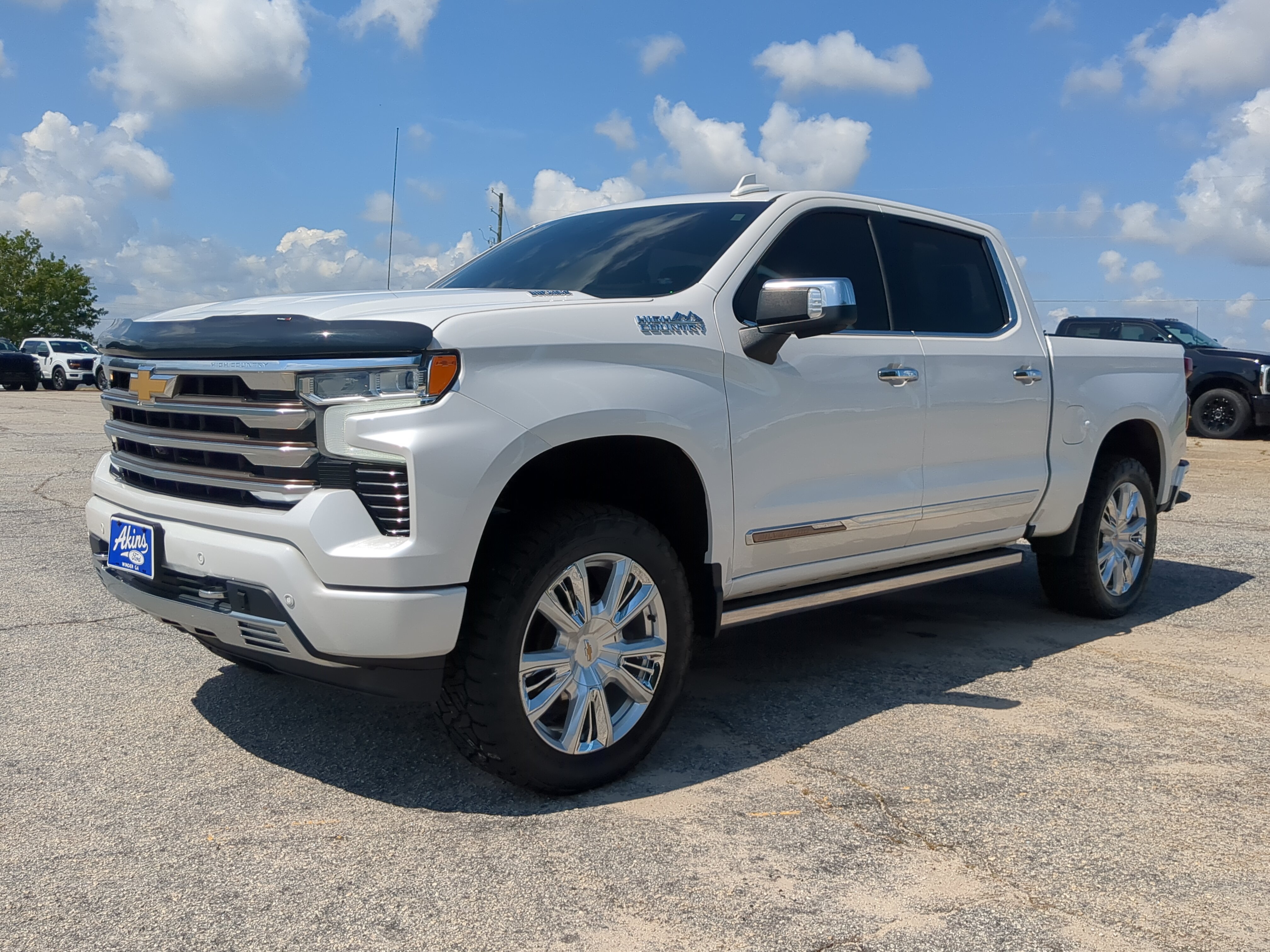 Used 2022 Chevrolet Silverado 1500 High Country w/ High Country Premium Package AWD/4WD image 6