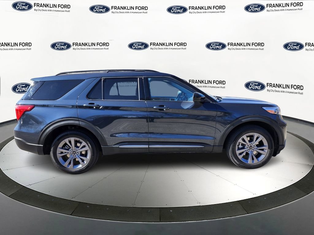Certified 2022 Ford Explorer XLT w/ Equipment Group 202A AWD/4WD image 6