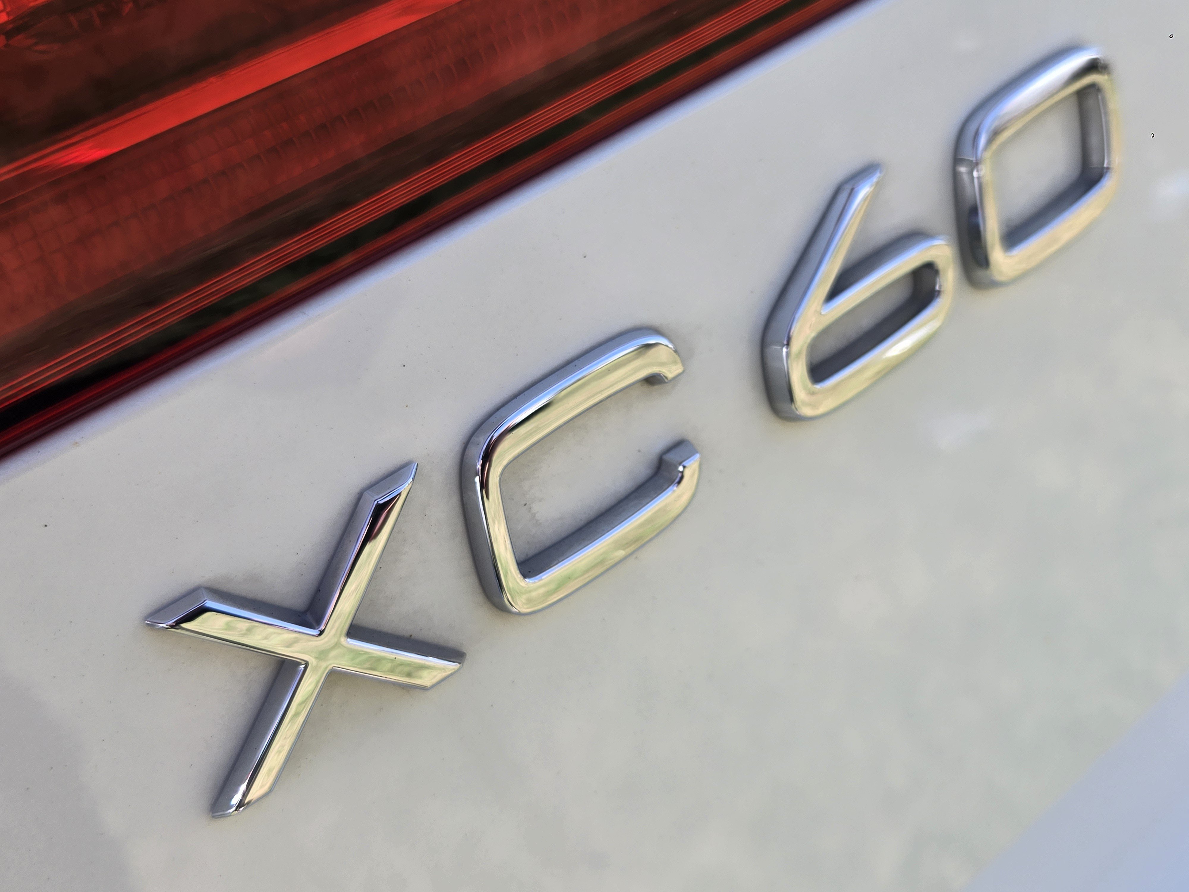 Used 2020 Volvo XC60 T6 Momentum AWD/4WD image 10