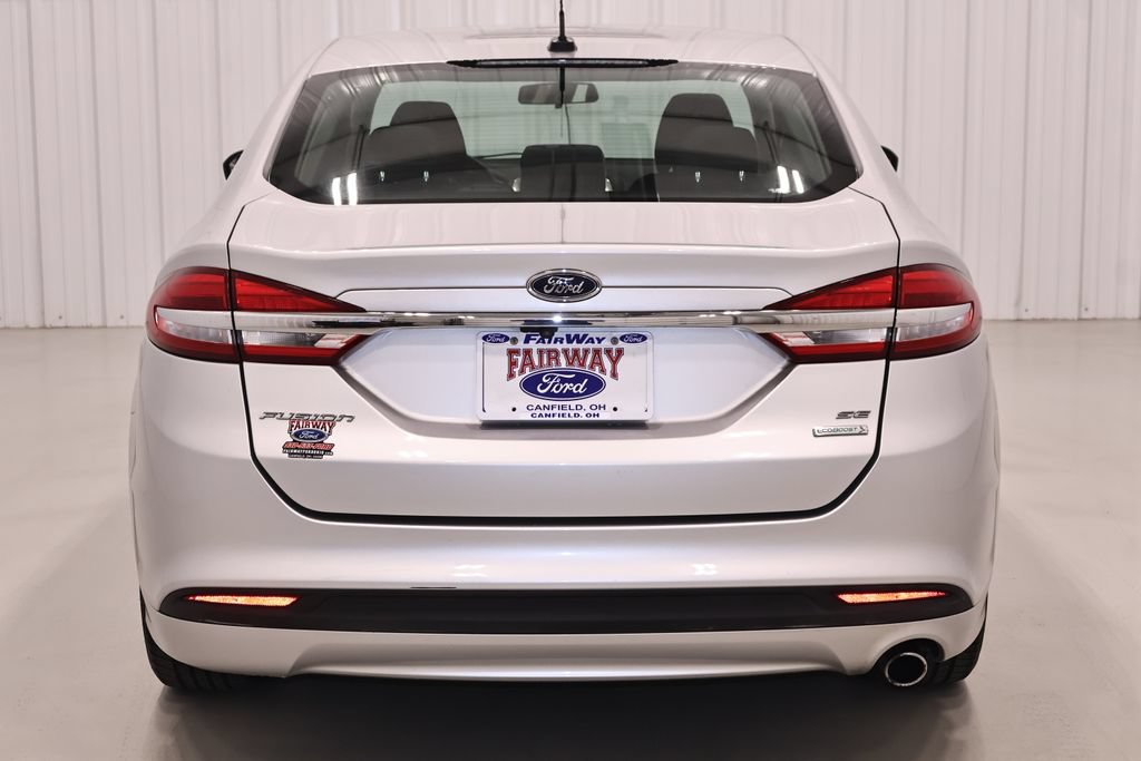 Certified 2018 Ford Fusion SE FWD image 9