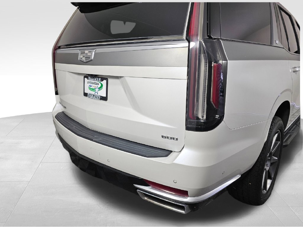 Used 2023 Cadillac Escalade Premium Luxury w/ LPO, Radiant Package AWD/4WD image 15