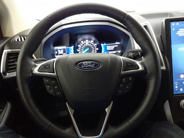 Certified 2024 Ford Edge SEL w/ Convenience Package AWD/4WD image 3