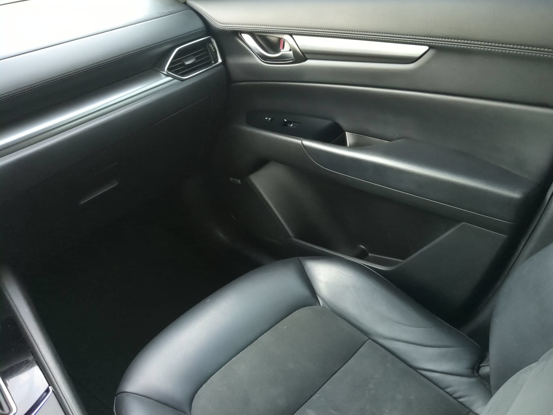 Used 2018 MAZDA CX-5 Touring w/ Preferred Equipment Package FWD image 53
