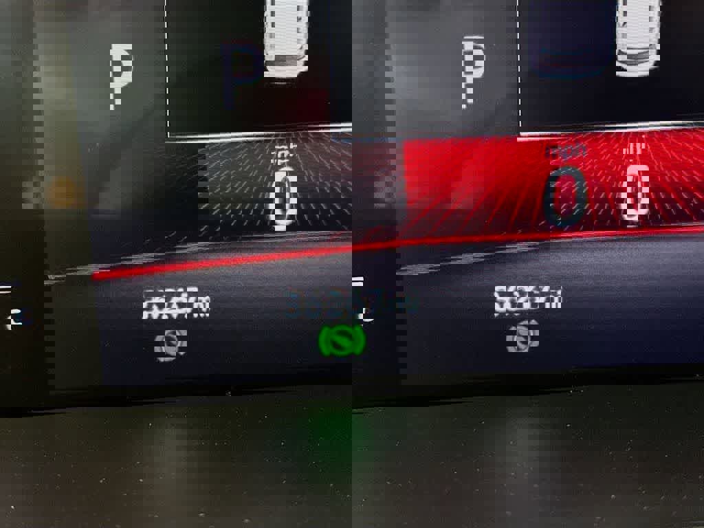 Used 2024 Volkswagen Tiguan SE R-Line image 23