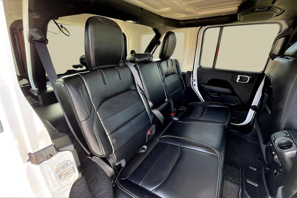 Used 2022 Jeep Wrangler Unlimited Sahara w/ Cold Weather Group image 27