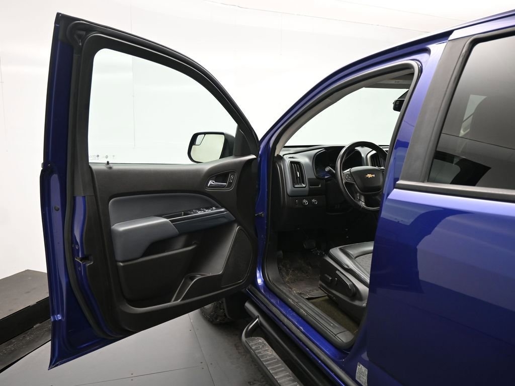 Used 2017 Chevrolet Colorado Z71 image 37