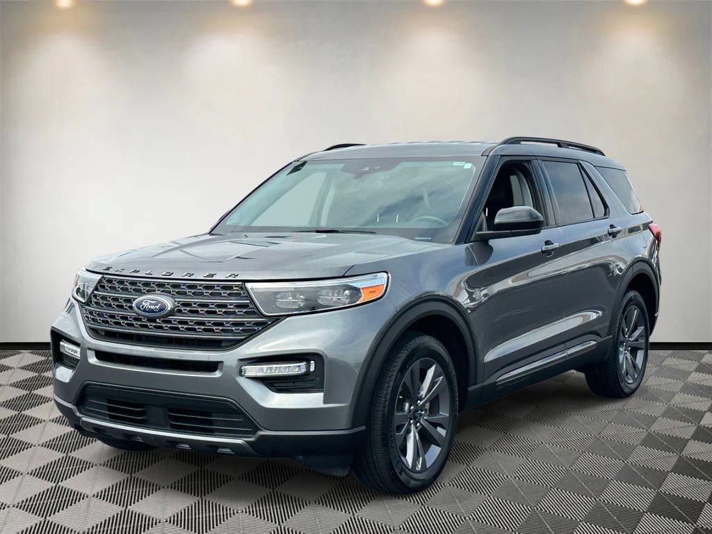 Certified 2024 Ford Explorer XLT w/ Equipment Group 202A AWD/4WD image 6