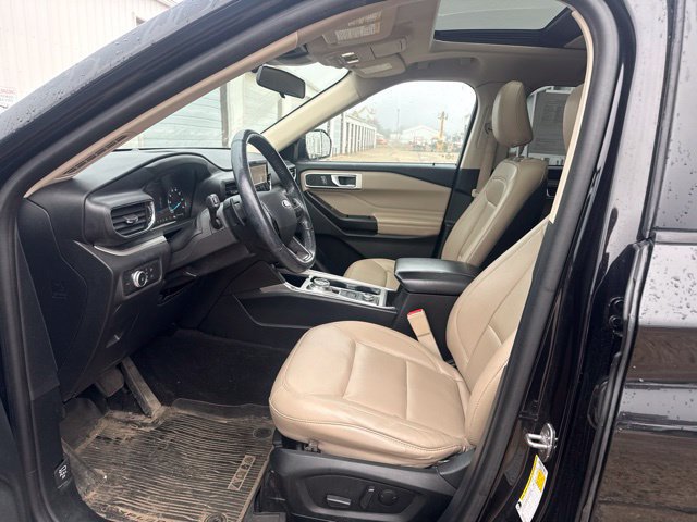 Certified 2020 Ford Explorer XLT w/ Equipment Group 202A AWD/4WD image 4