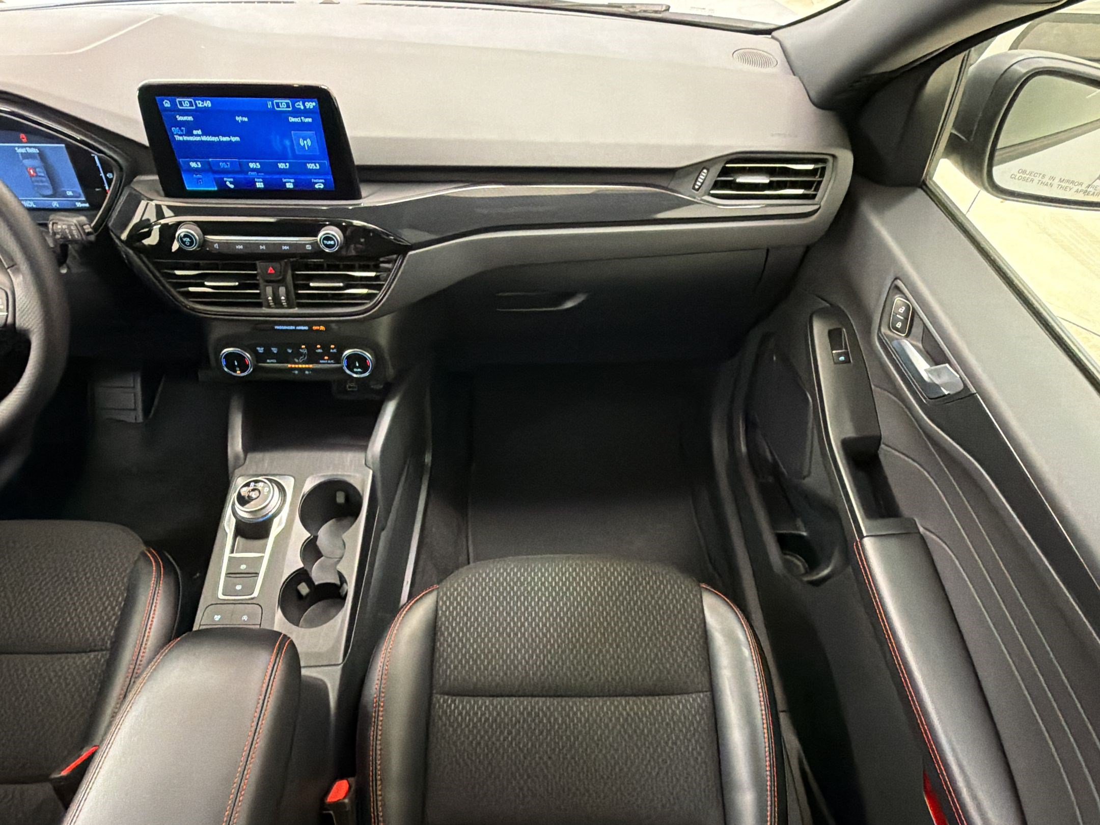 Certified 2025 Ford Escape ST-Line AWD/4WD image 31