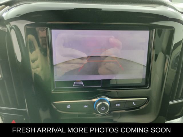 Used 2022 Chevrolet Traverse LS image 36
