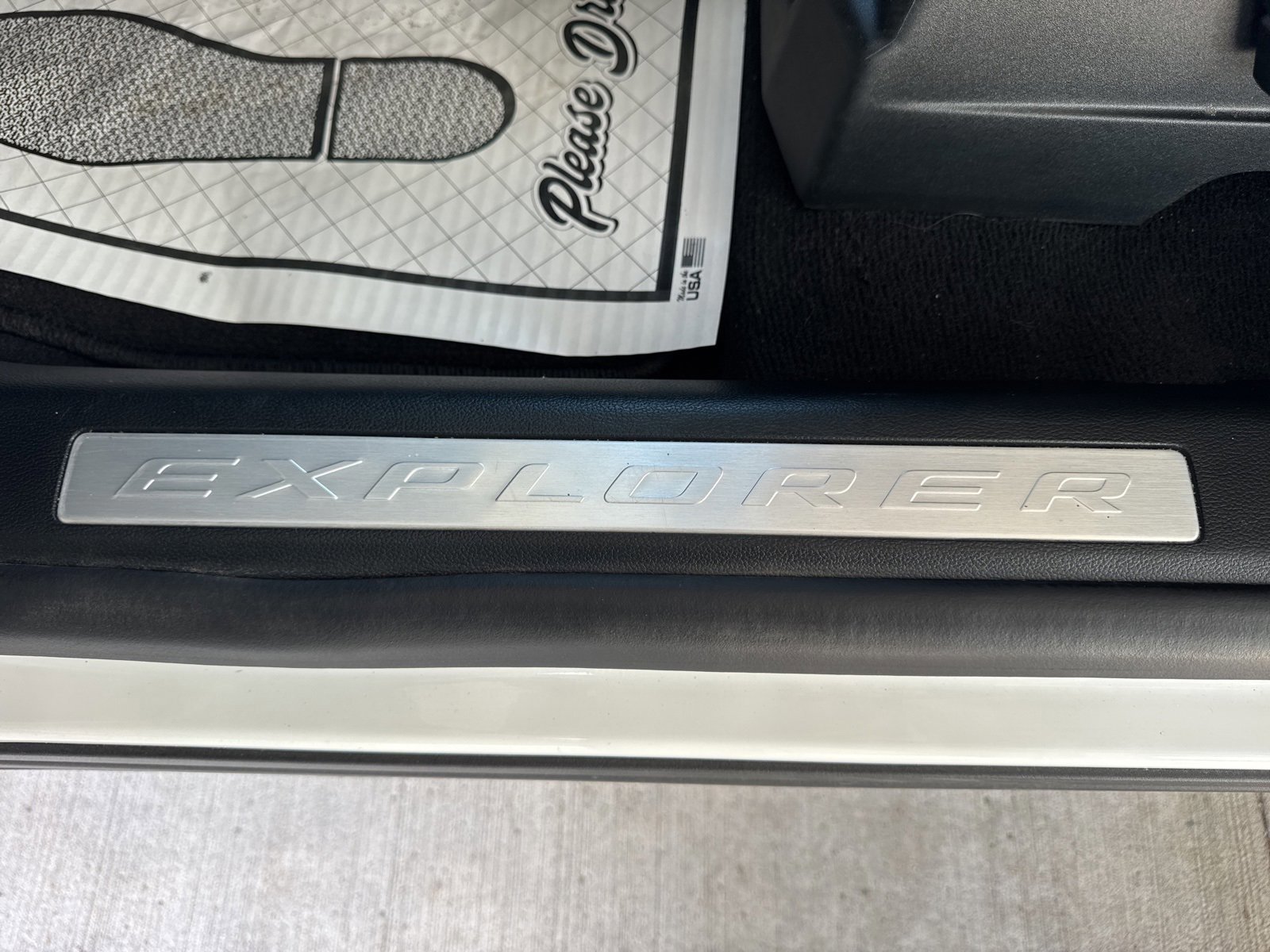 Certified 2022 Ford Explorer Limited w/ Limited Technology Package image 28