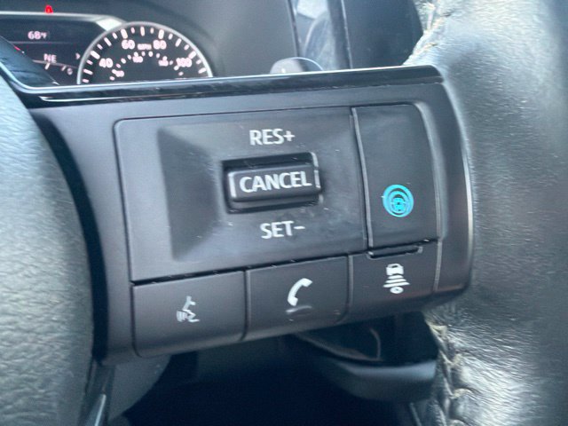 Used 2022 Nissan Pathfinder SL AWD/4WD image 45
