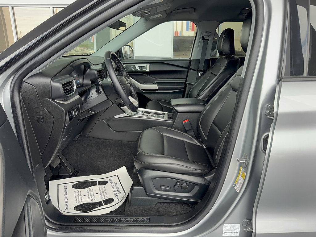 Certified 2023 Ford Explorer XLT w/ Equipment Group 202A RWD image 11
