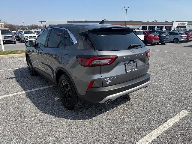 Certified 2023 Ford Escape Active w/ Cold Weather Package image 3