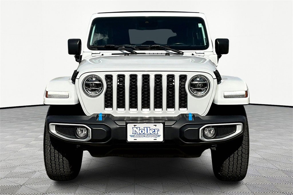 Used 2022 Jeep Wrangler Unlimited Sahara w/ Cold Weather Group image 6