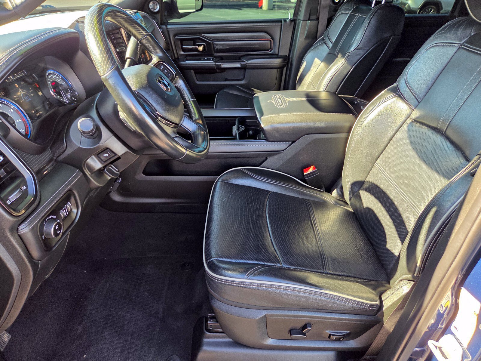 Used 2022 RAM 3500 Limited AWD/4WD image 10