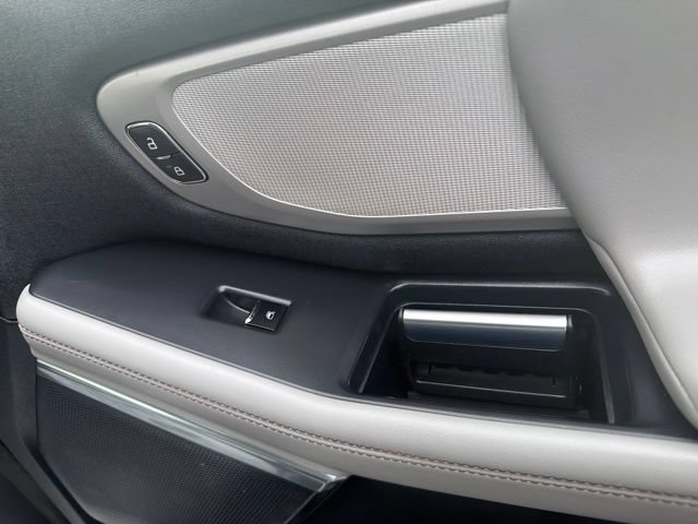 Certified 2025 Ford Expedition Active AWD/4WD image 32