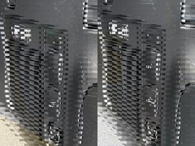 Certified 2025 Ford Expedition Max Platinum image 39