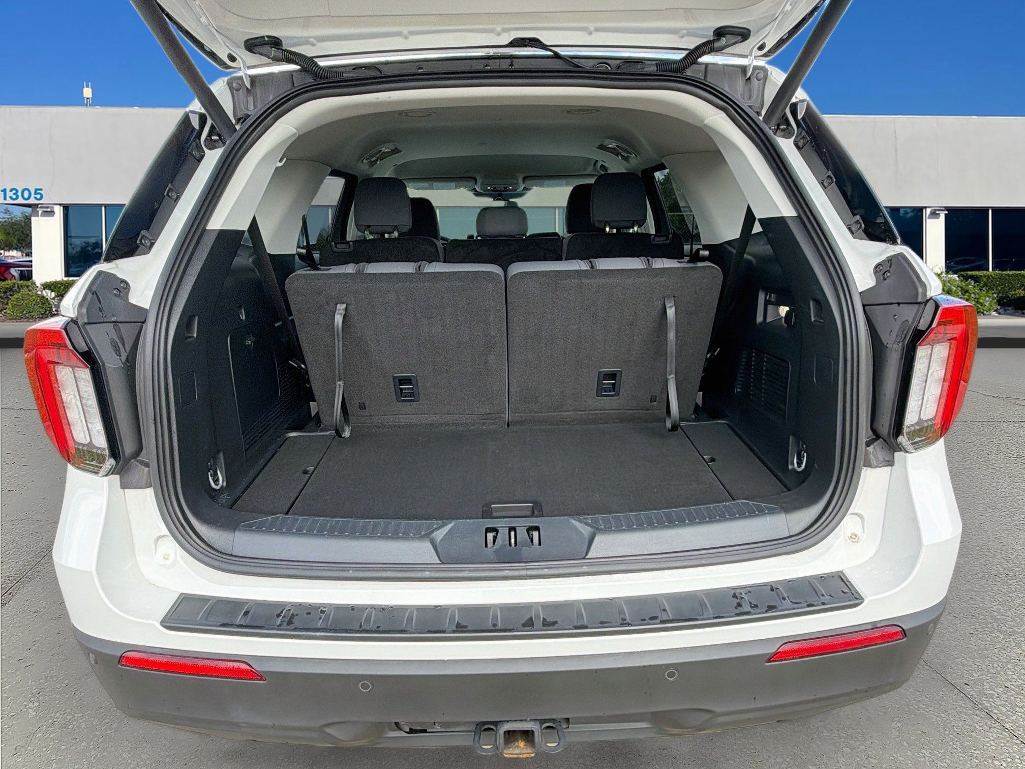 Certified 2025 Ford Explorer Active RWD image 26