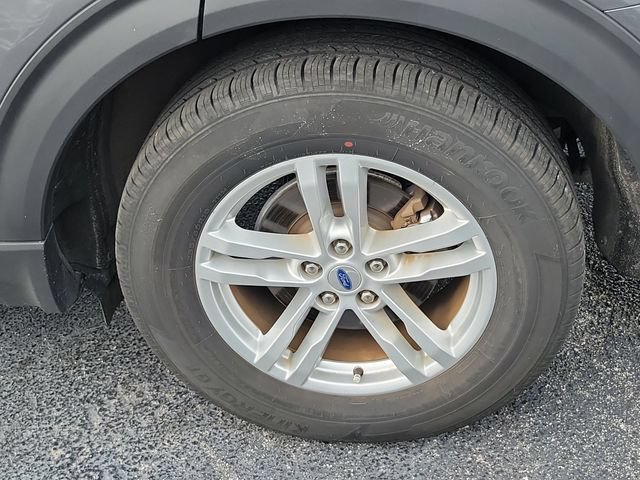 Certified 2023 Ford Explorer XLT w/ Equipment Group 202A RWD image 8