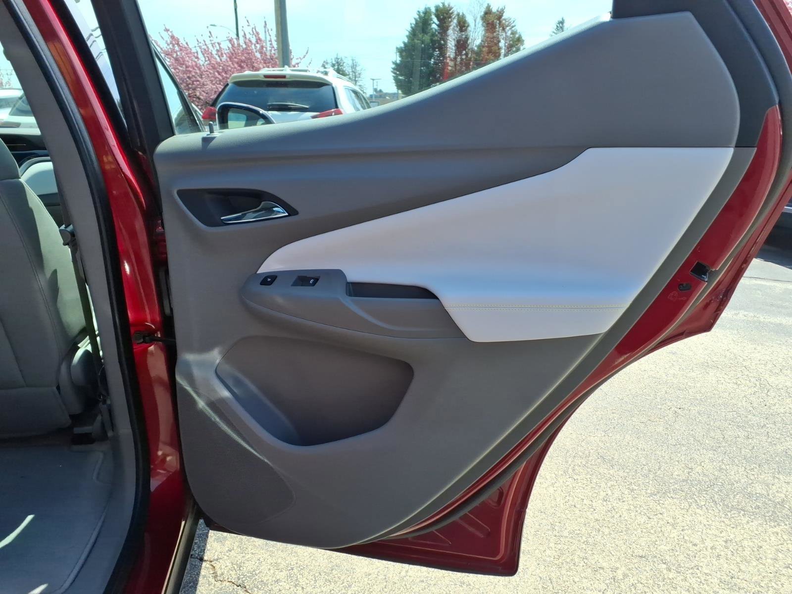 Used 2022 Chevrolet Bolt EUV Premier w/ Launch Edition image 27