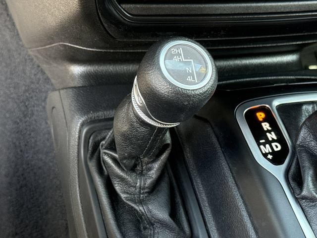 Used 2023 Jeep Wrangler Sport AWD/4WD image 30