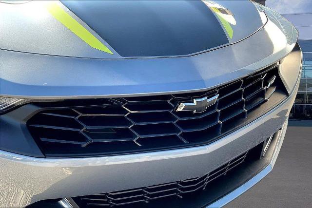 Used 2021 Chevrolet Camaro LT RWD image 31