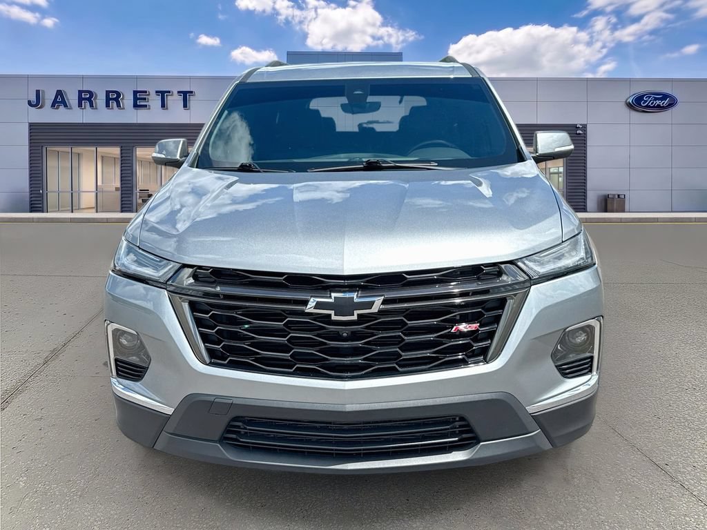 Used 2023 Chevrolet Traverse RS FWD image 2