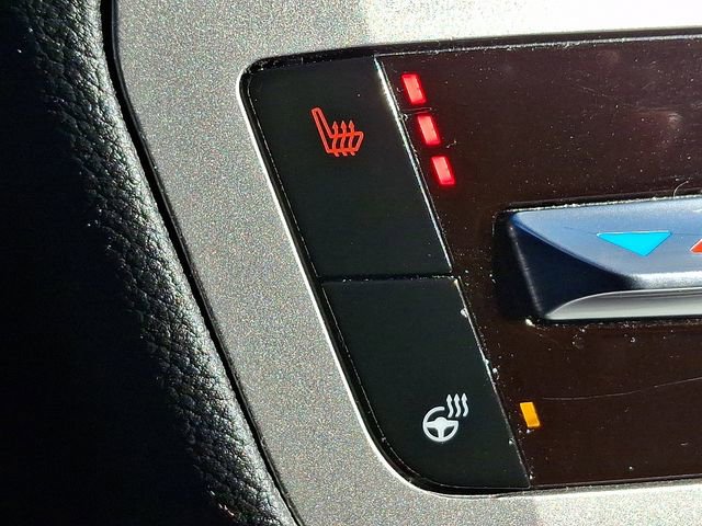 Certified 2022 Ford Explorer XLT w/ Equipment Group 202A image 25