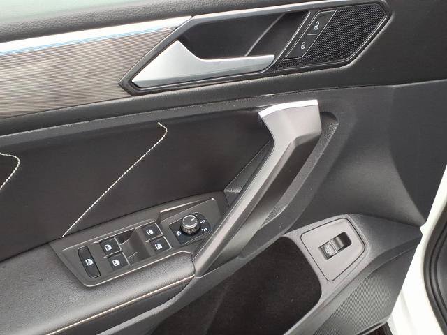 Used 2024 Volkswagen Tiguan SE R-Line w/ MDO Package, Two-Row AWD/4WD image 18