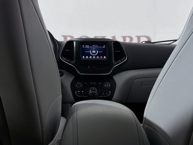 Used 2020 Jeep Cherokee Latitude Plus w/ Comfort/Convenience Group AWD/4WD image 30