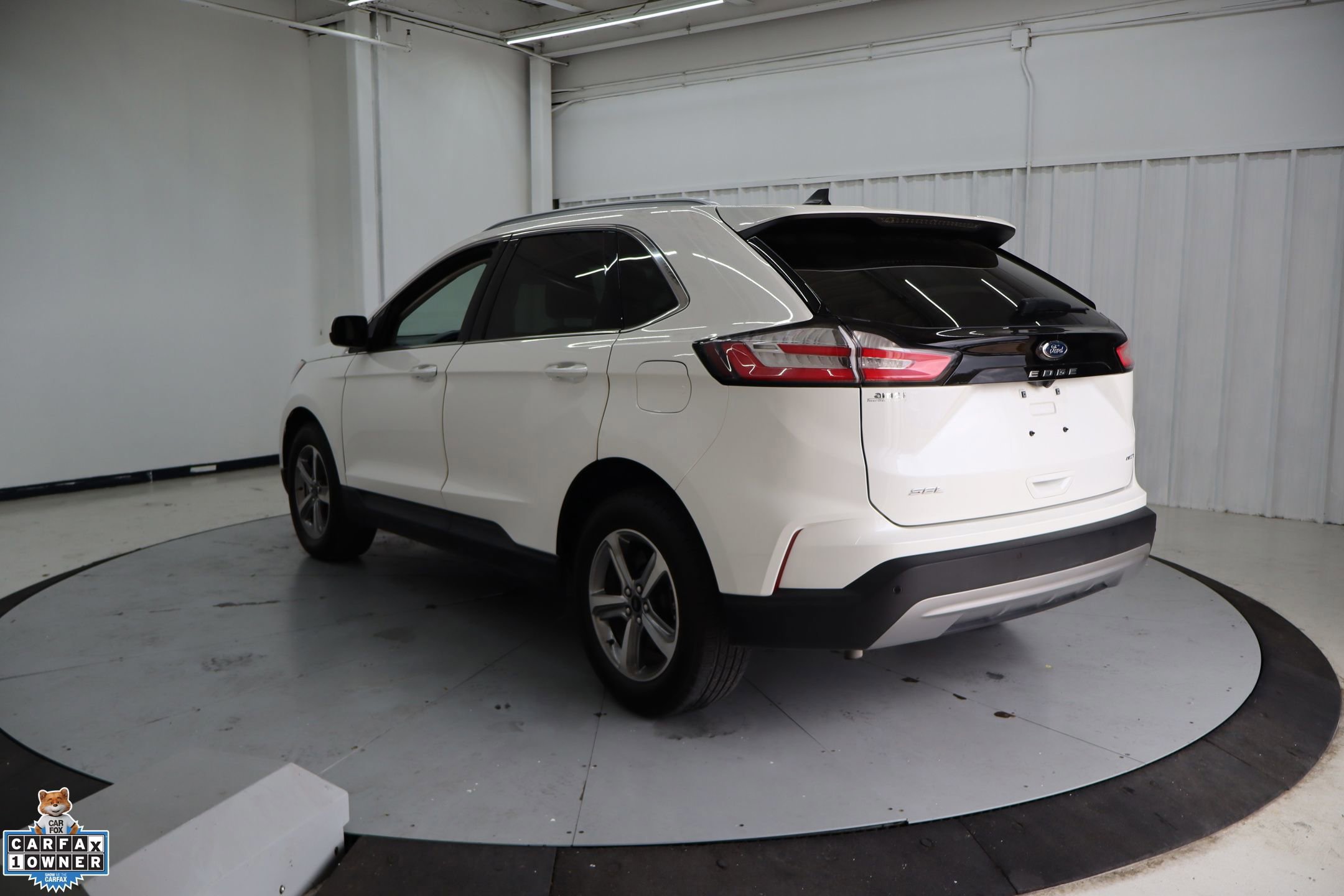 Certified 2024 Ford Edge SEL w/ Convenience Package image 3