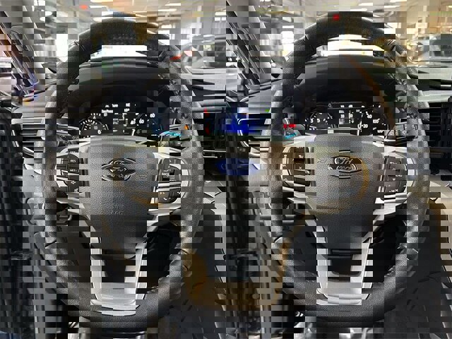 Certified 2022 Ford Explorer XLT w/ Equipment Group 202A image 6