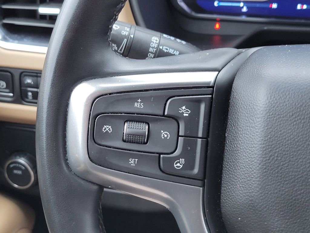 Used 2024 Chevrolet Suburban Premier image 26