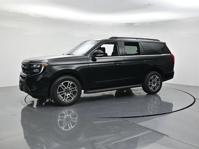 Certified 2025 Ford Expedition Active AWD/4WD image 5