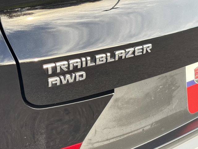 Used 2025 Chevrolet TrailBlazer LT AWD/4WD image 10