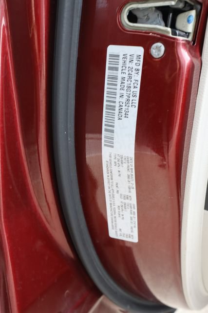 Used 2023 Chrysler Pacifica Touring-L FWD image 35