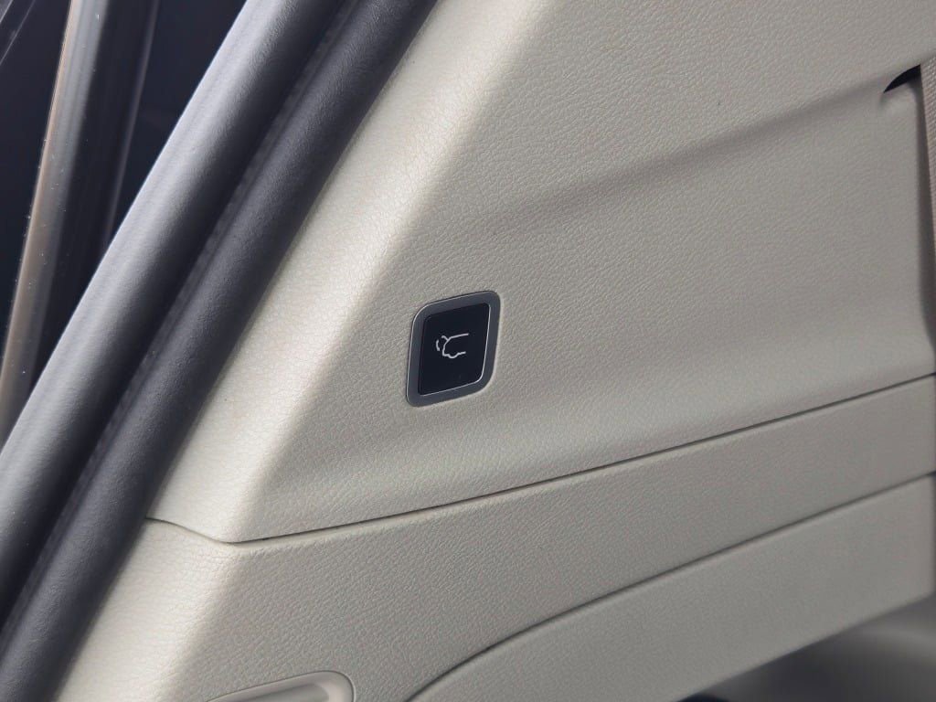 Used 2018 Chrysler Pacifica Touring Plus w/ Tire & Wheel Group image 14