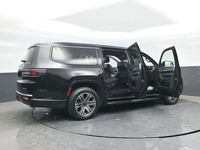 Used 2024 Jeep Wagoneer L Series II w/ Flexible Seating Group AWD/4WD image 26