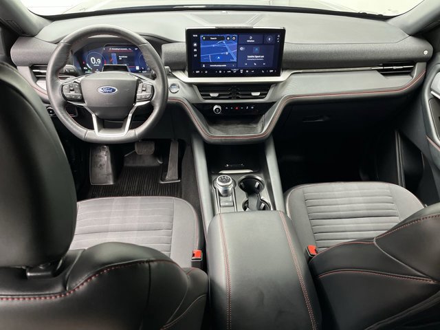 Certified 2025 Ford Explorer ST-Line AWD/4WD image 4