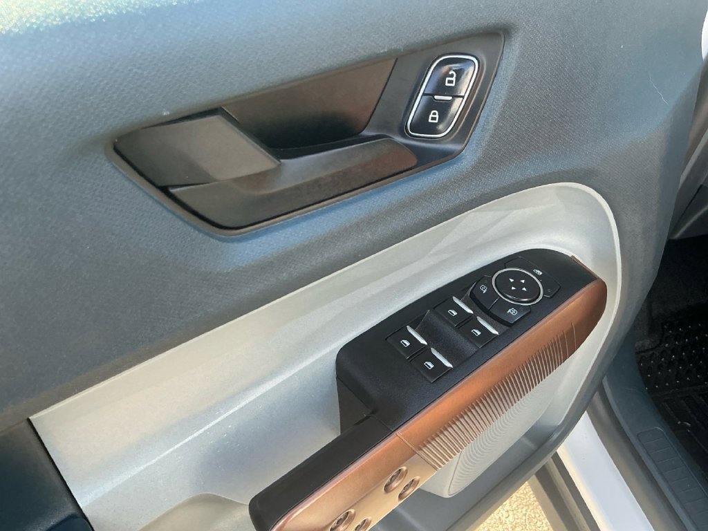 Certified 2023 Ford Maverick Lariat w/ Lariat Luxury Package FWD image 16