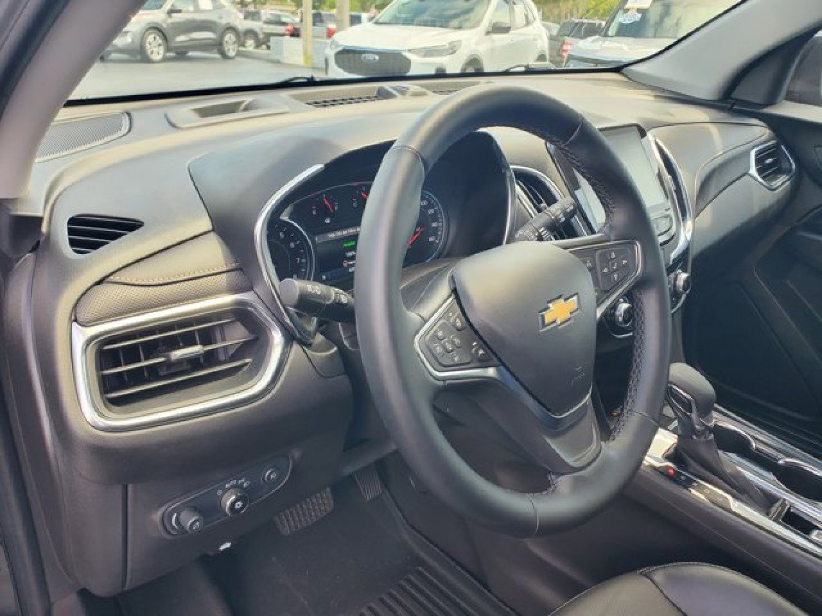 Used 2024 Chevrolet Equinox Premier AWD/4WD image 10