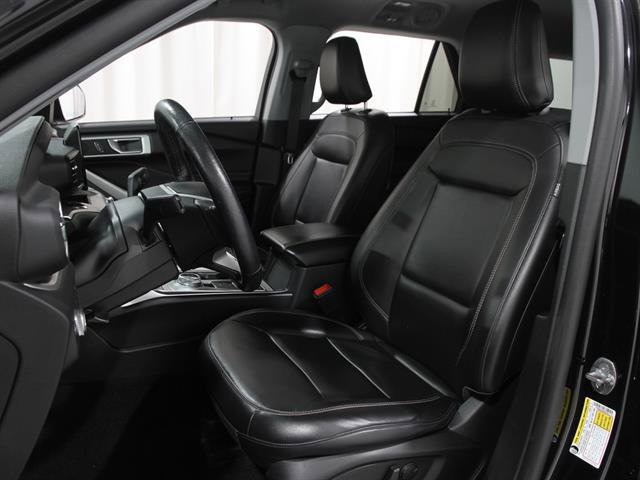 Certified 2021 Ford Explorer XLT w/ Equipment Group 202A image 7