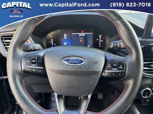 Certified 2025 Ford Escape ST-Line Select AWD/4WD image 24
