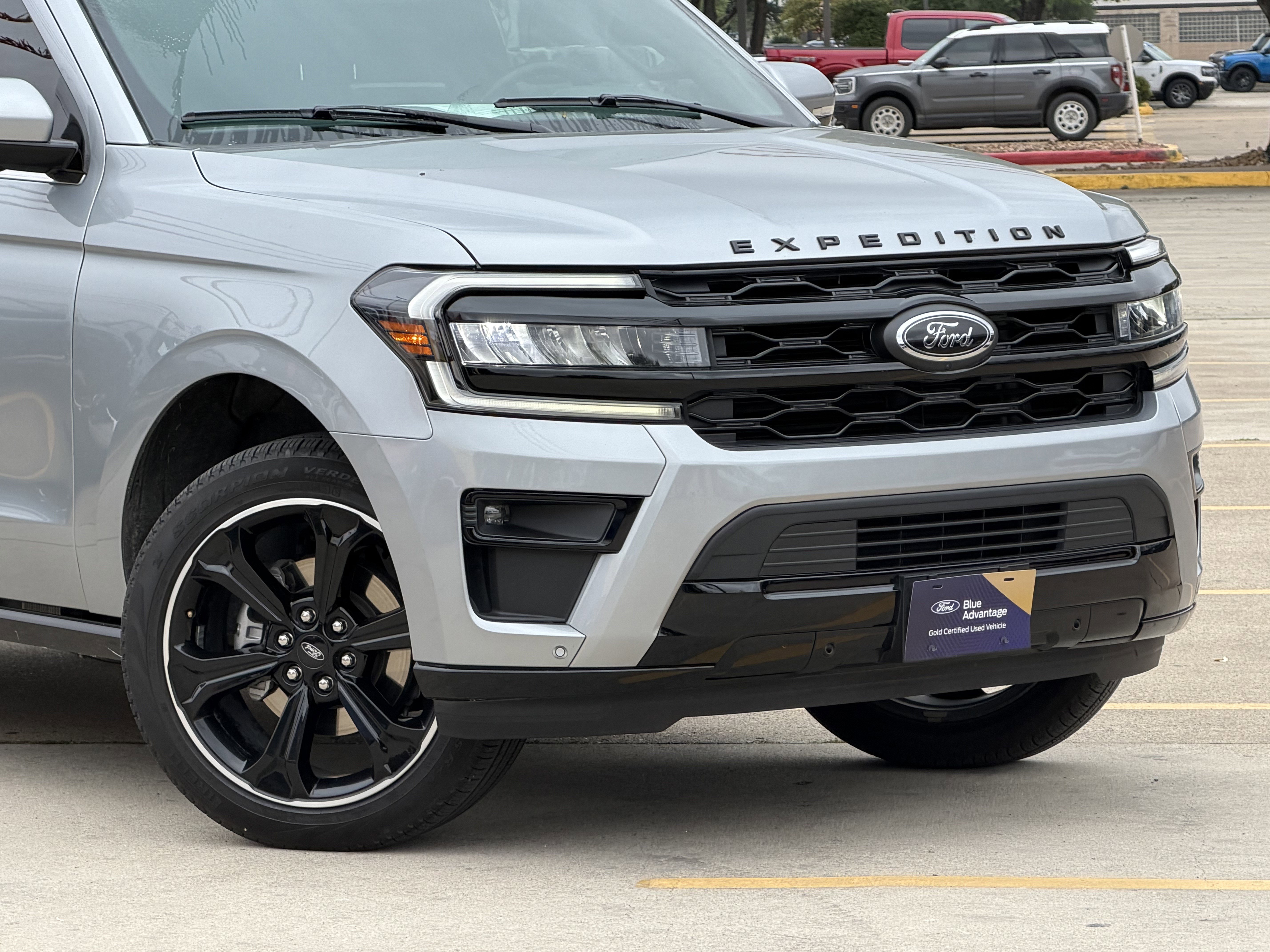 Certified 2024 Ford Expedition Limited RWD image 2